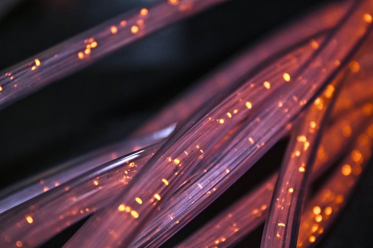 How Does Fiber Optic Work? Fiber Optic Types - ZMS