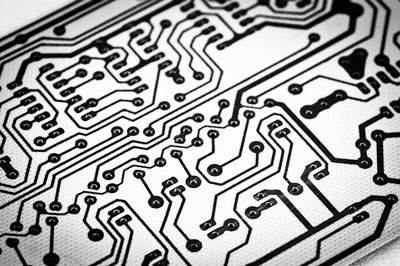 La inyección plástica y los circuitos electrónicos - electrolomas